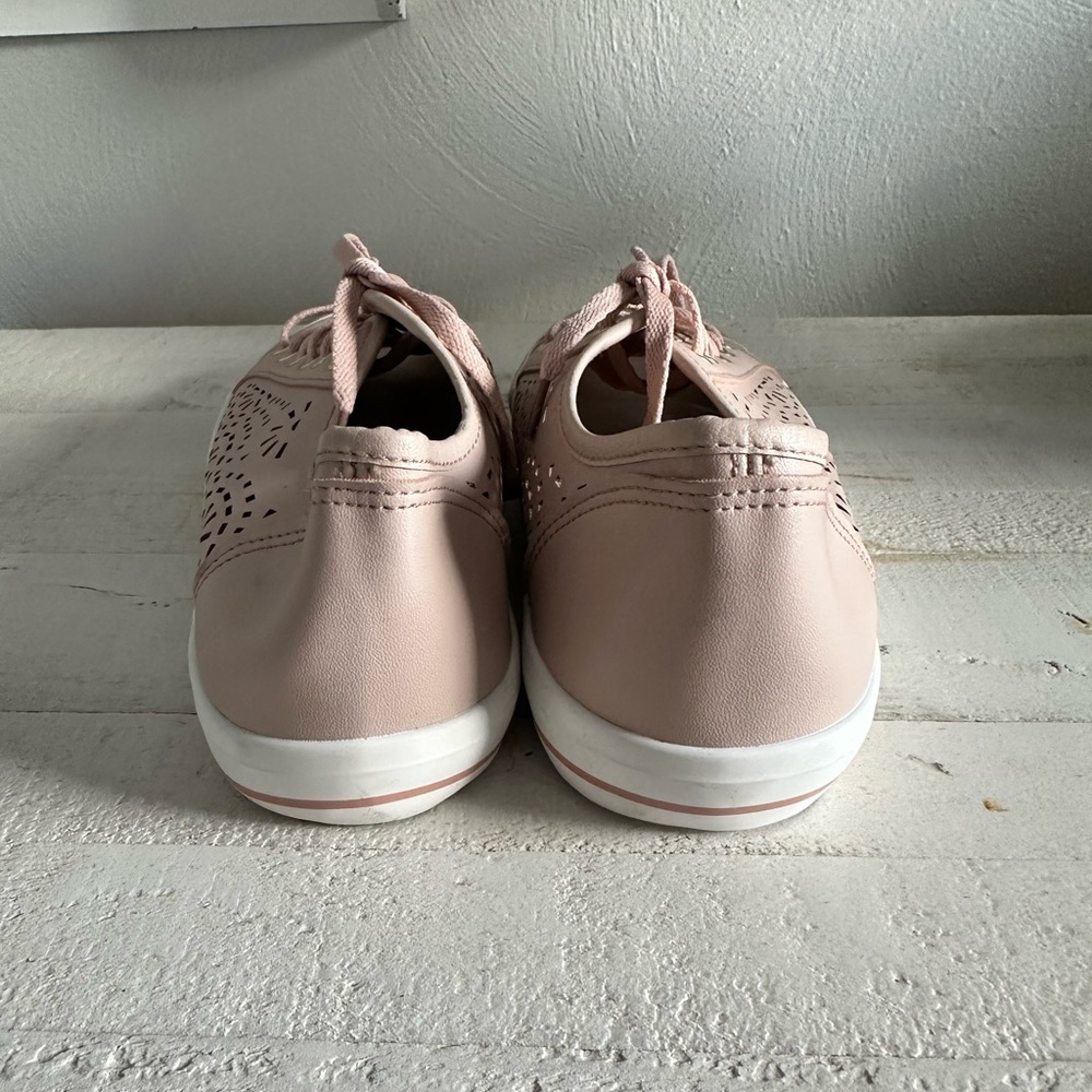 Restricted pink eyelet perforated sneakers sz: 9 - Picture 5 of 6